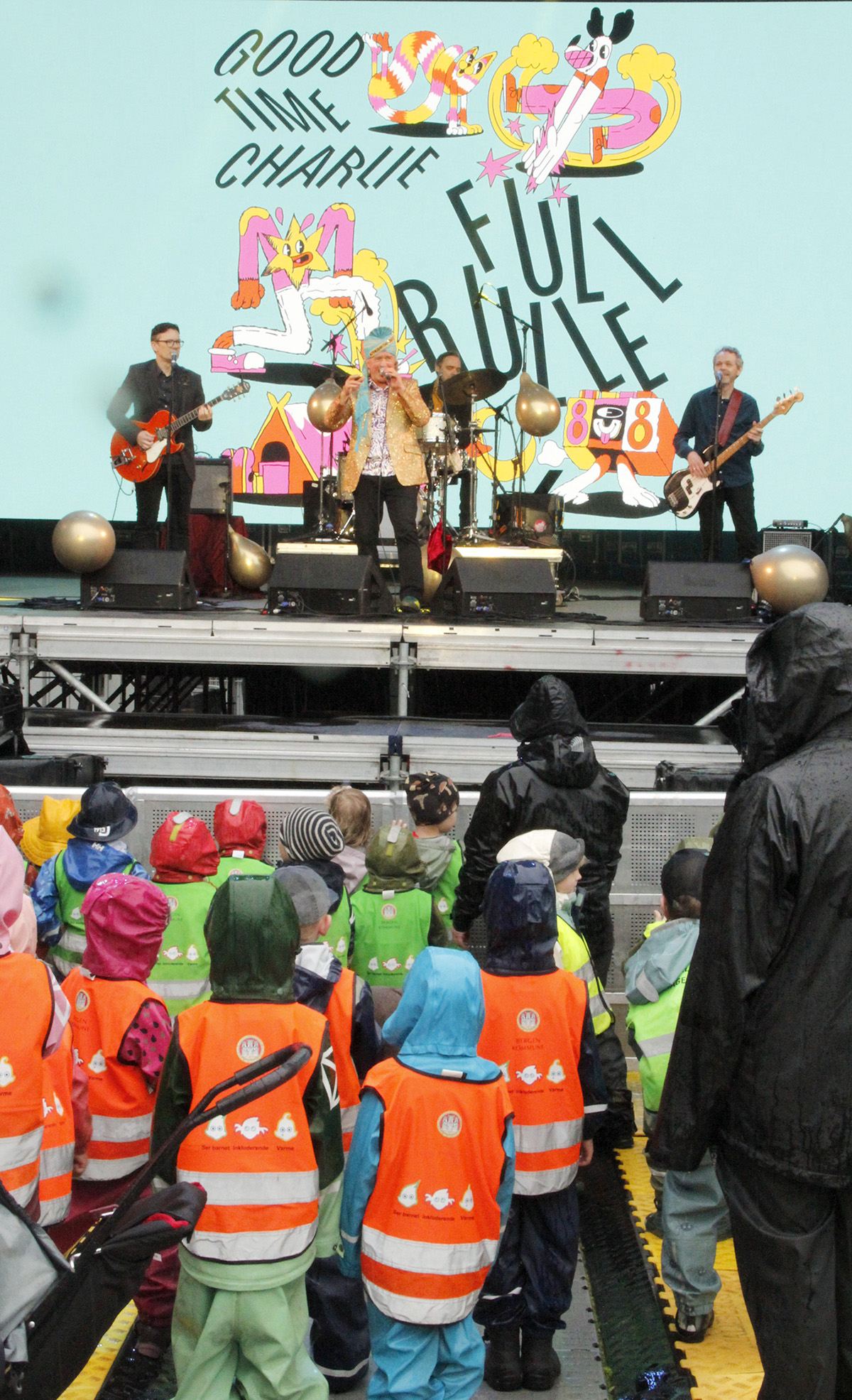 2000 barn fikk med seg Jubelblues'en.